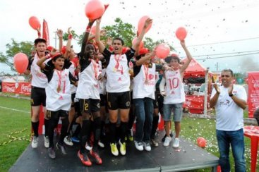 Criciúma recebe Copa Coca Cola de futebol