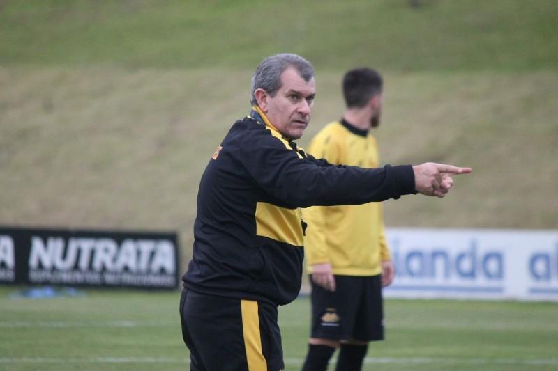 Cláudio Tencati ressalta a importância da torcida contra o Nova Iguaçu: 'uma motivação a mais'