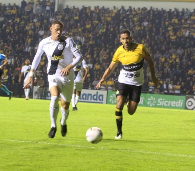 Criciúma sai perdendo e arranca empate nos acréscimos contra a Ponte Preta