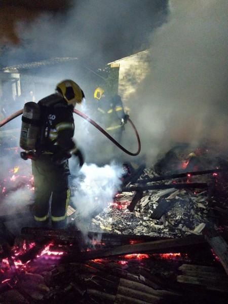 Incêndio em residência em Siderópolis pode ter sido criminoso