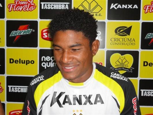 Henik comemora convocação para Seleção de Guiné Equatorial
