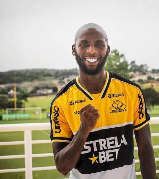 Criciúma anuncia a contratação do atacante Allano