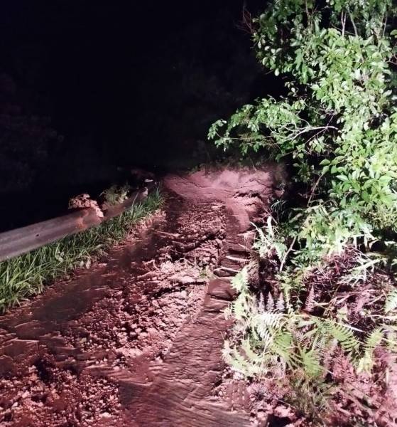 Serra do Rio do Rastro é interditada pela PMRv após três quedas de barreiras — foto 1